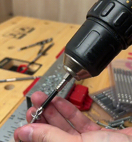 🧰⚒️ Odporna na uderzenia i antypoślizgowa końcówka wkrętaka krzyżowego, mocny magnes i supertwarde wiertło elektryczne